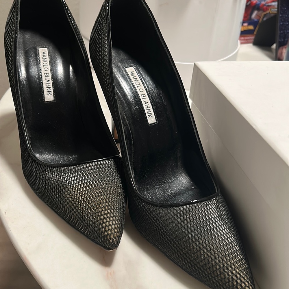 Black and White Manolo Blahnik Pump